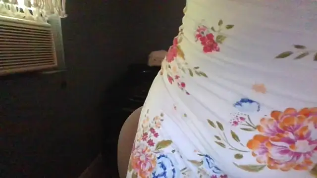 mayra mayhem online show from 10, 4, 2026