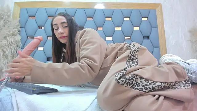 crystal sm online show from 12, 3, 2026