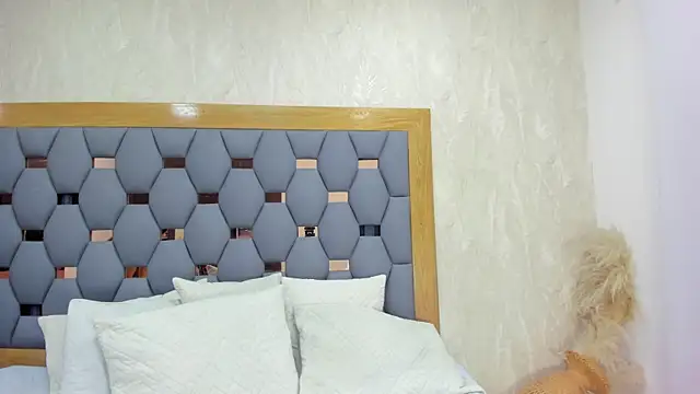 Snapshot of crystal_sm chatting on 12, 6, 2026 crystal sm online show from 12, 6, 2026