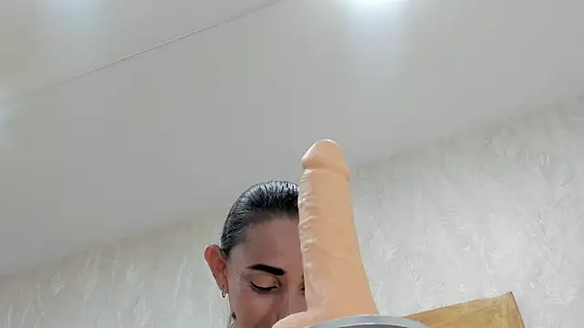 crystal sm online show from 8, 4, 2026