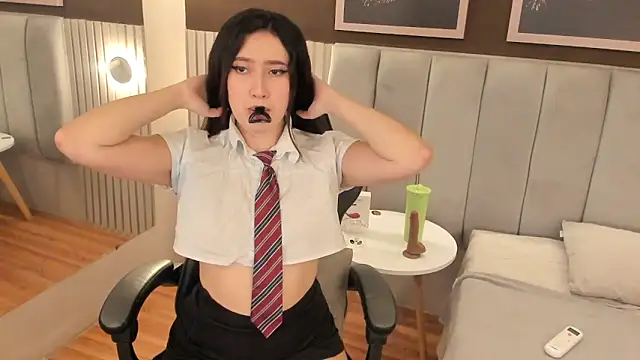 Skyyle  online show from 16, 4, 2026