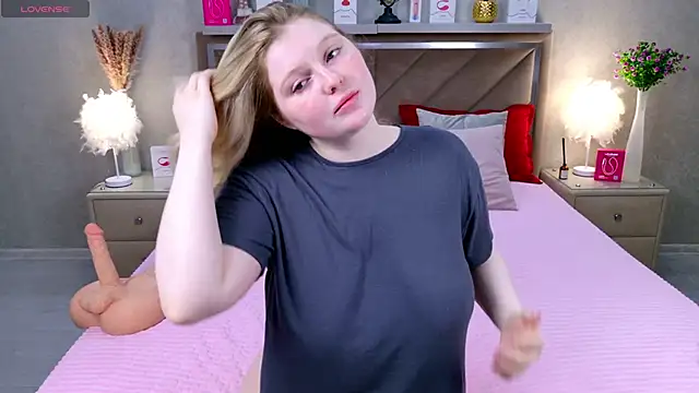 AmeliaDiamond online show from 13, 10, 2025