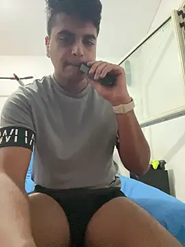 Snapshot of Noam7080z chatting on 23, 11, 2025 Noam7080z online show from 23, 11, 2025