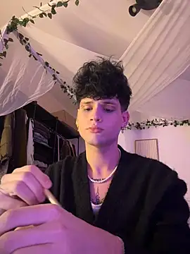 tyler boo online show from 22, 12, 2025