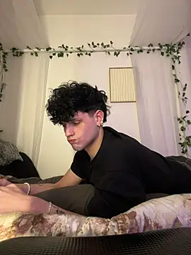 tyler boo online show from 4, 3, 2026