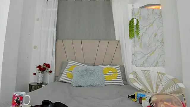 Lady miss    online show from 13, 4, 2026