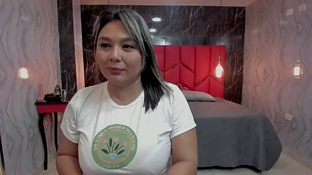 LatinaHoleQueen online show from 9, 5, 2026
