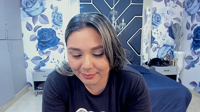 LatinaHoleQueen online show from 3, 10, 2025