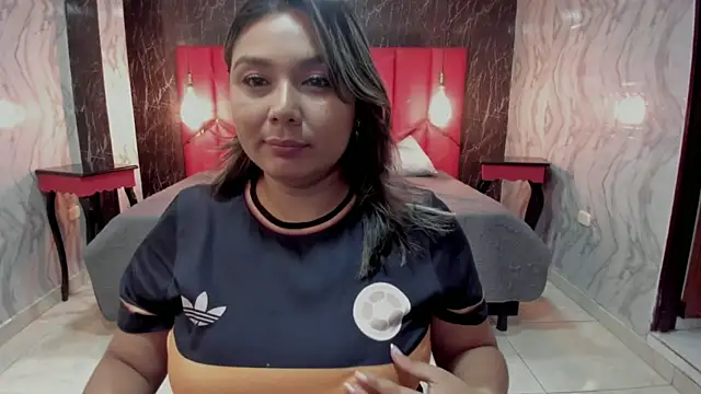 LatinaHoleQueen online show from 18, 11, 2025