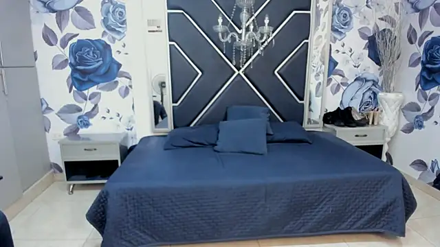 LatinaHoleQueen online show from 9, 9, 2025