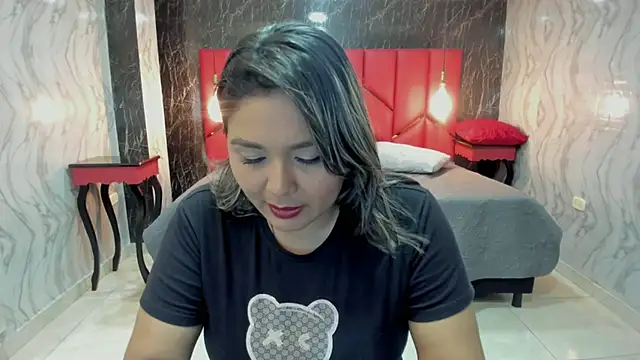 LatinaHoleQueen online show from 29, 11, 2025