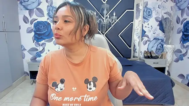 LatinaHoleQueen online show from 7, 11, 2025