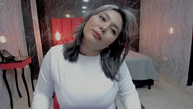 LatinaHoleQueen online show from 2, 7, 2026