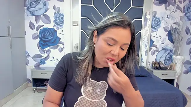 LatinaHoleQueen online show from 10, 11, 2025