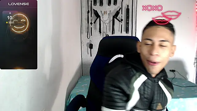 Snapshot of dylan_apol0 chatting on 5, 10, 2025 dylan apol0 online show from 5, 10, 2025