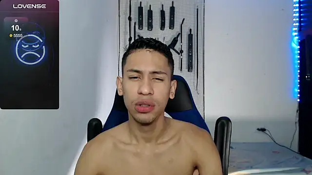 Snapshot of dylan_apol0 chatting on 1, 10, 2025 dylan apol0 online show from 1, 10, 2025