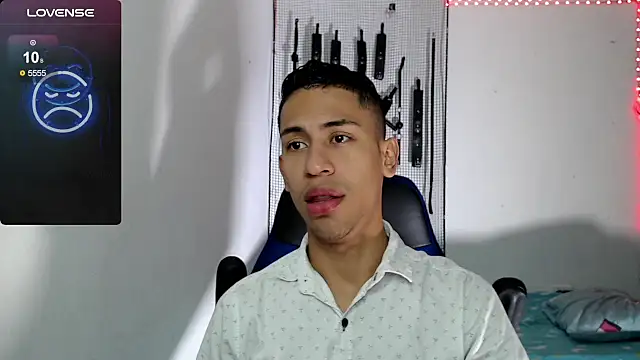 Snapshot of dylan_apol0 chatting on 28, 9, 2025 dylan apol0 online show from 28, 9, 2025