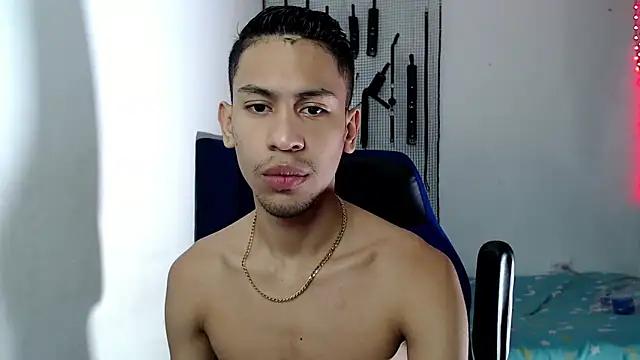 Snapshot of dylan_apol0 chatting on 17, 10, 2025 dylan apol0 online show from 17, 10, 2025