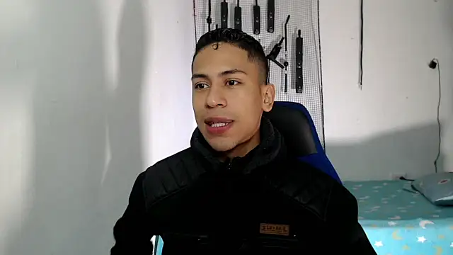 Snapshot of dylan_apol0 chatting on 27, 9, 2025 dylan apol0 online show from 27, 9, 2025