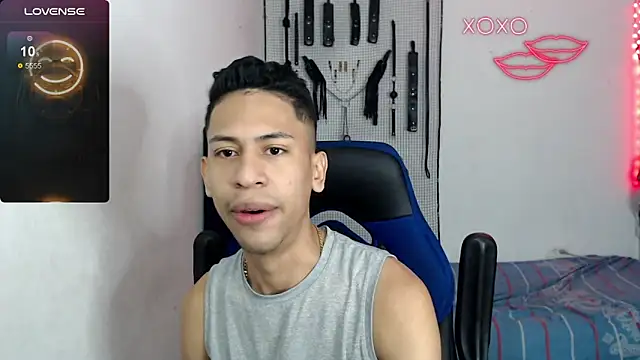 Snapshot of dylan_apol0 chatting on 22, 10, 2025 dylan apol0 online show from 22, 10, 2025