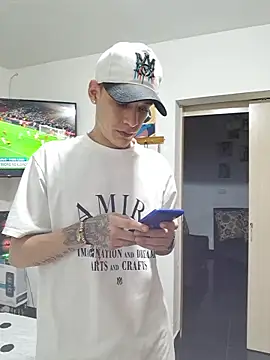 Ethanho0t online show from 4, 11, 2025