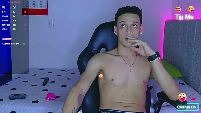 Snapshot of Ethanho0t chatting on 10, 7, 2026 Ethanho0t online show from 10, 7, 2026