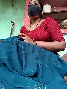 Snapshot of Falguni_Desai chatting on 27, 11, 2025 Falguni Desai online show from 27, 11, 2025