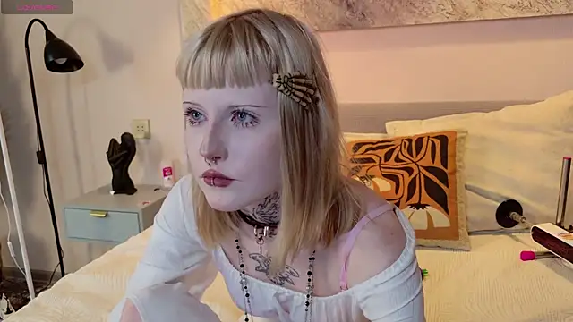 Snapshot of MilkMeSoftly chatting on 11, 6, 2026 MilkMeSoftly online show from 11, 6, 2026