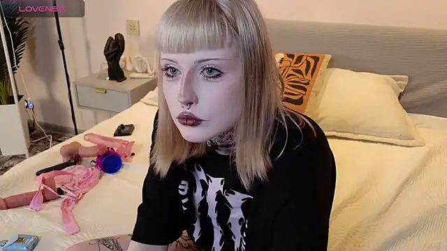 Snapshot of MilkMeSoftly chatting on 25, 6, 2026 MilkMeSoftly online show from 25, 6, 2026