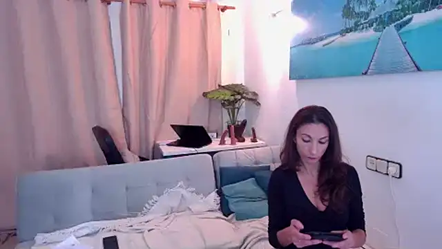 Snapshot of IvonneAndDom chatting on 14, 11, 2025 IvonneAndDom online show from 14, 11, 2025