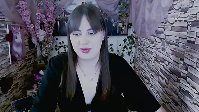 Amanda Bright  online show from 18, 9, 2025