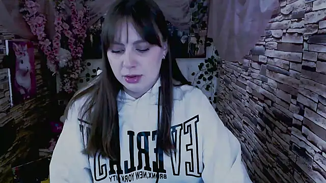 Amanda Bright  online show from 19, 9, 2025