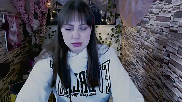 Amanda Bright  online show from 25, 9, 2025