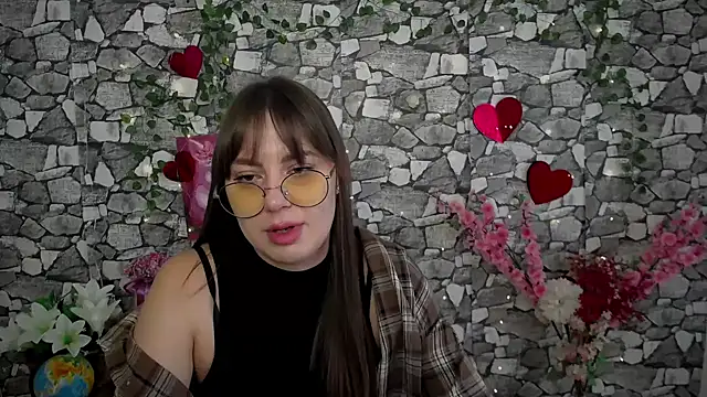 Amanda Bright  online show from 25, 11, 2025