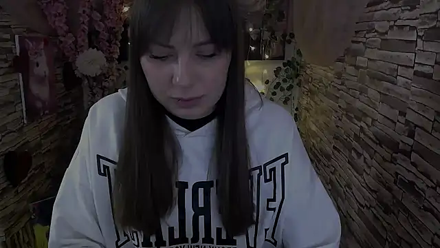 Amanda Bright  online show from 21, 10, 2025