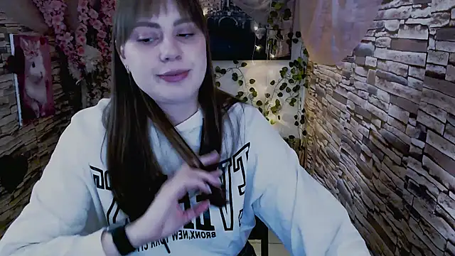 Amanda Bright  online show from 5, 10, 2025