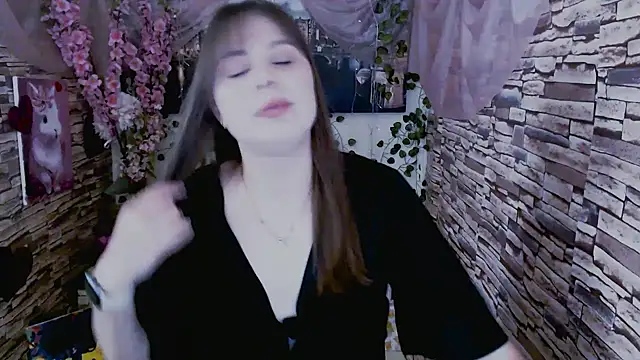 Amanda Bright  online show from 22, 9, 2025