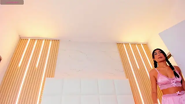 Elody rousse online show from 11, 2, 2026