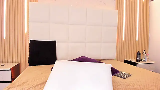 Elody rousse online show from 15, 2, 2026