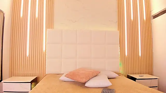 Snapshot of Elody_rousse chatting on 27, 11, 2025 Elody rousse online show from 27, 11, 2025