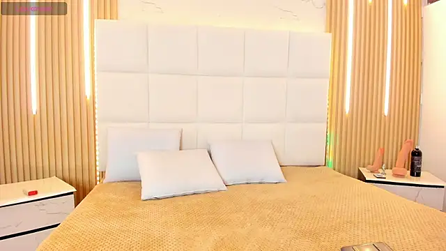 Snapshot of Elody_rousse chatting on 24, 10, 2025 Elody rousse online show from 24, 10, 2025