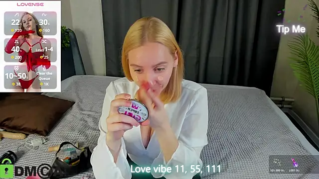 Anna Chelsea online show from 1, 11, 2025