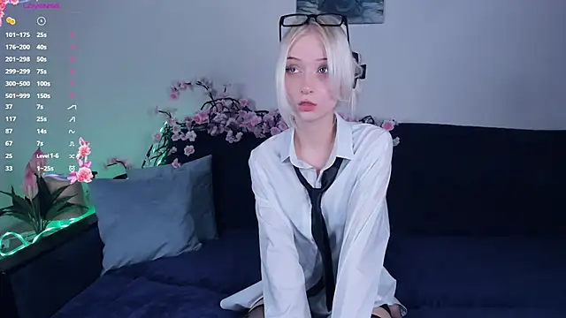 Megan--chan online show from 8, 11, 2025