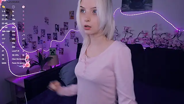 Megan--chan online show from 22, 11, 2025