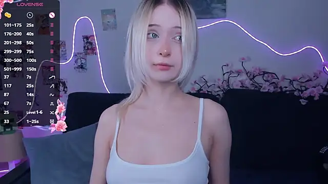 Megan--chan online show from 2, 4, 2026