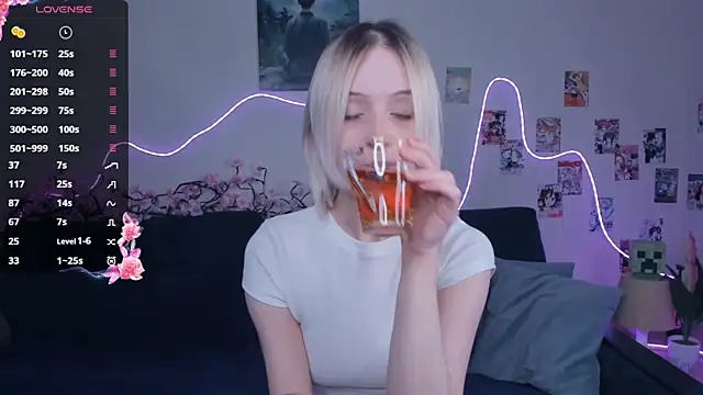 Megan--chan online show from 22, 3, 2026