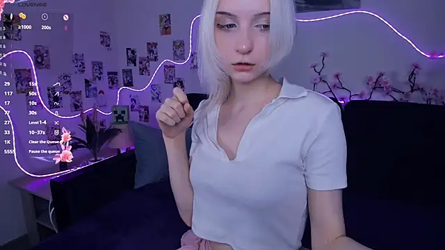 Megan--chan online show from 14, 11, 2025