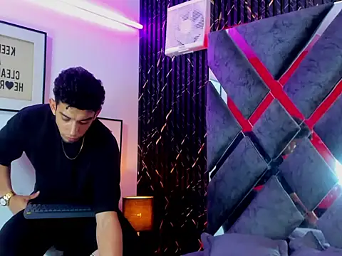 Snapshot of prince_arthur77 chatting on 21, 6, 2026 prince arthur77 online show from 21, 6, 2026