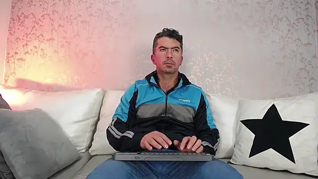 JuanKFit 45 online show from 7, 11, 2025