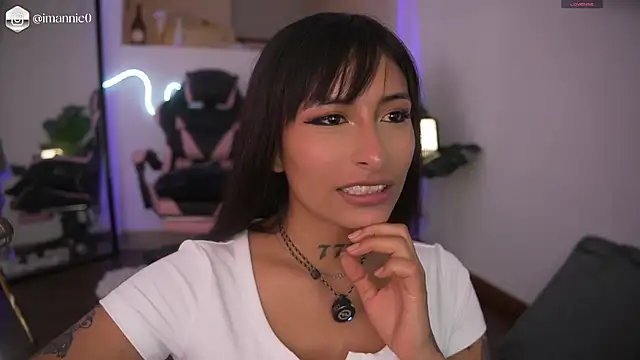 AnnieCouperr online show from 14, 4, 2026